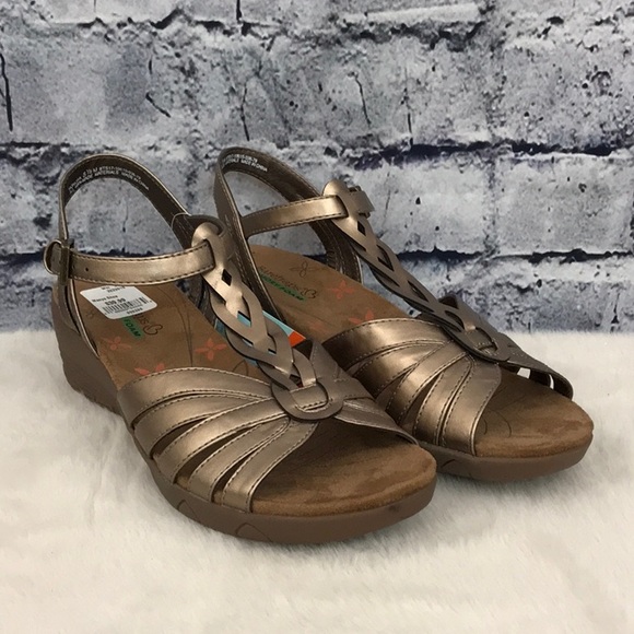 Baretraps Golden Wedge Sandals (757) - Picture 1 of 6
